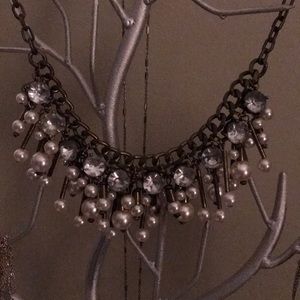 Choker necklace with pearls and rhinestones